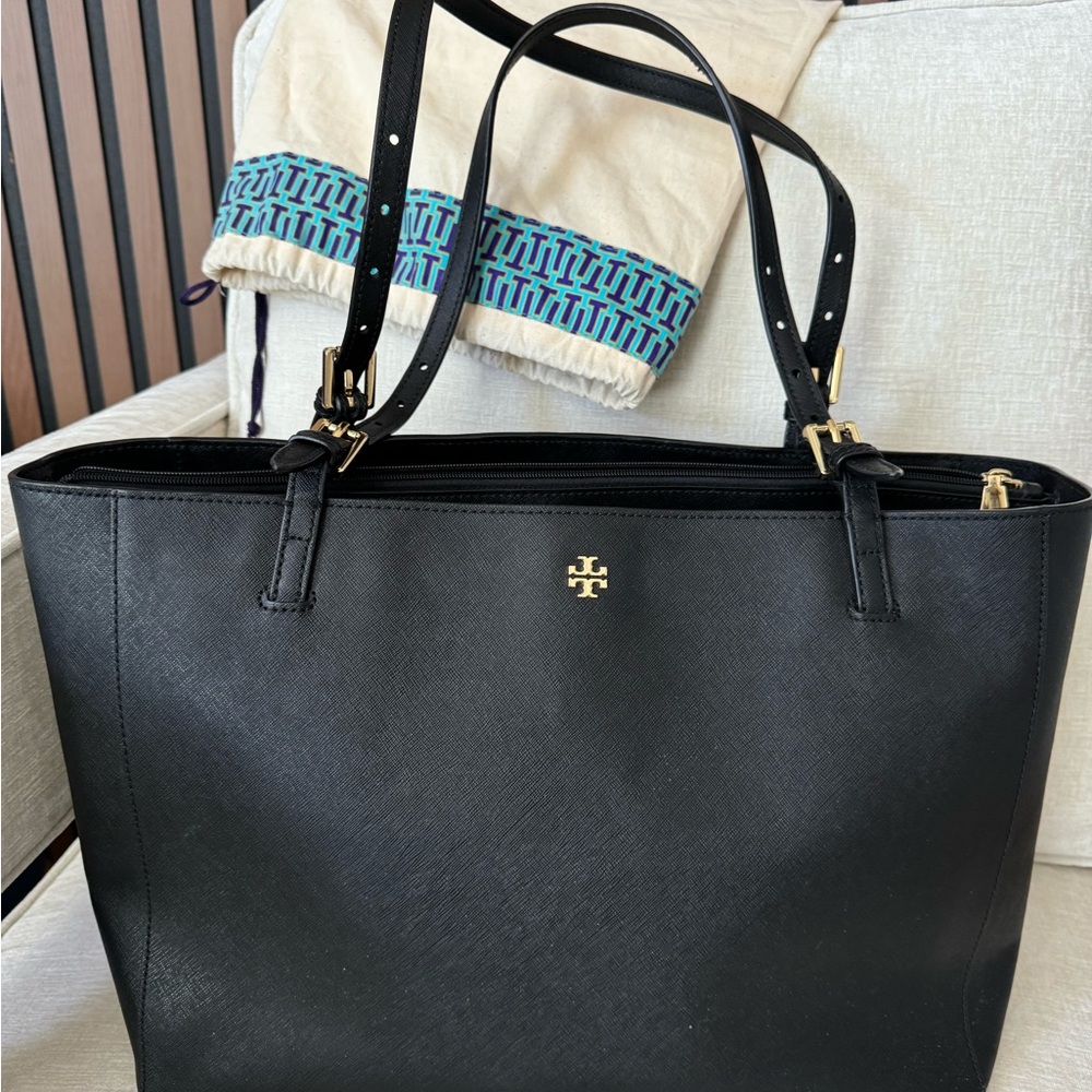 Tory Burch Black Leather Robinson Tote Bag-new